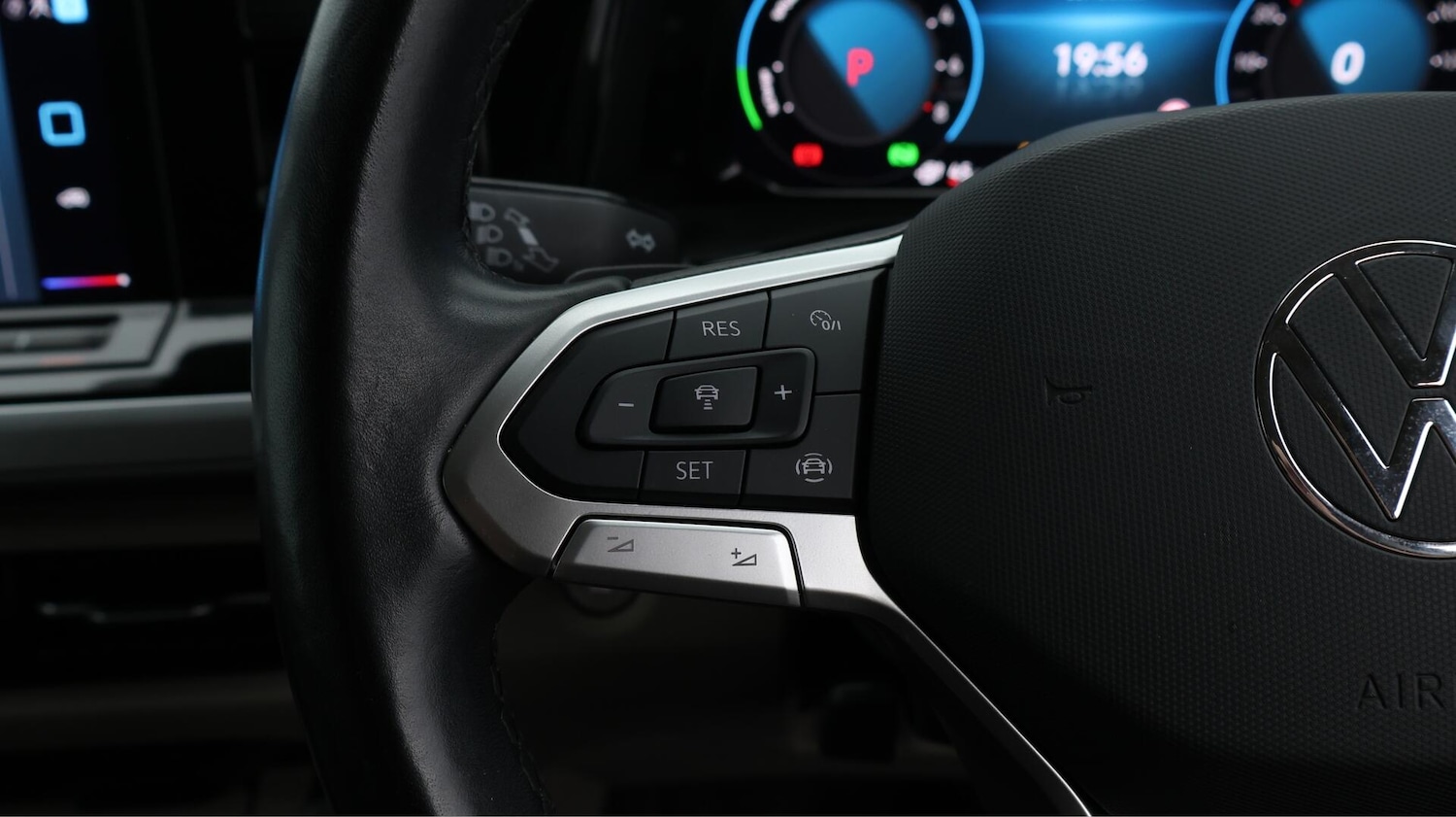 Used Volkswagen Multivan 2023 for sale - 76432421: Photo 29