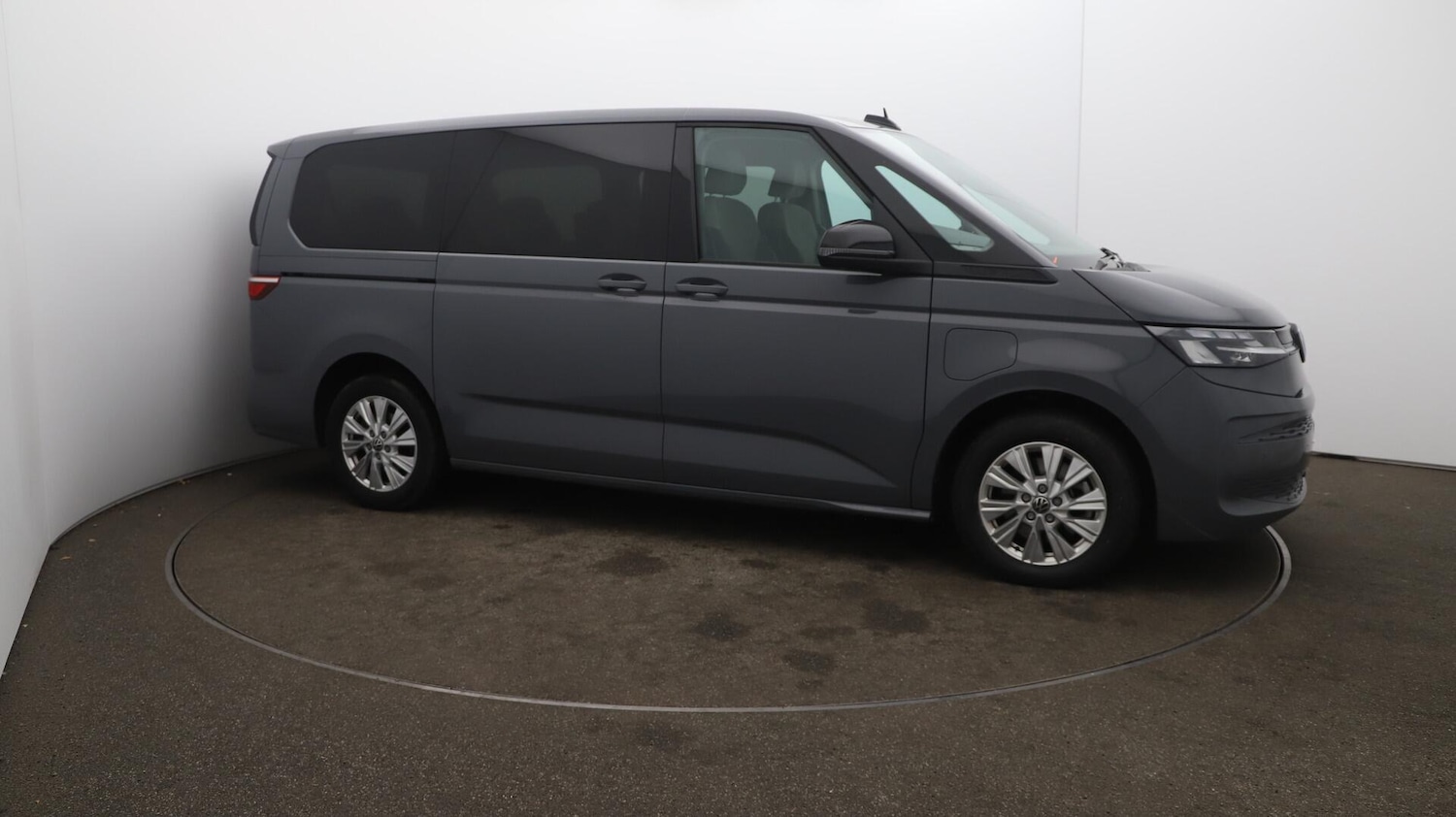 Used Volkswagen Multivan 2023 for sale - 76432421: Photo 50