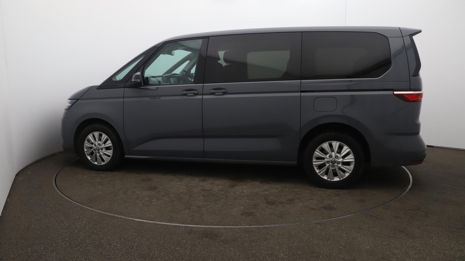 Used Volkswagen Multivan 2023 for sale - 76432421: Photo 62