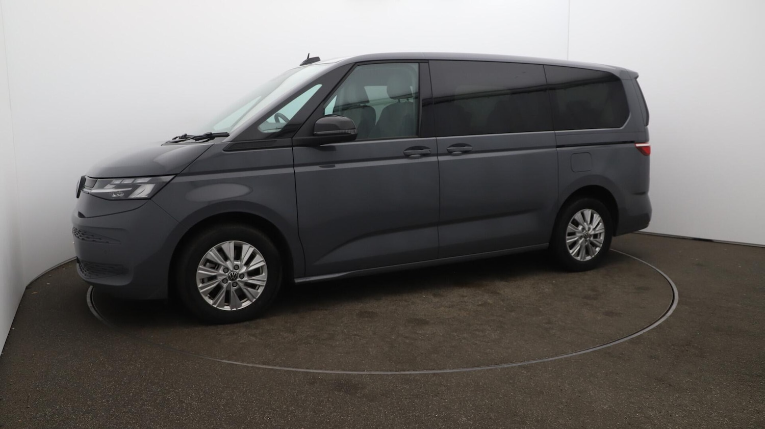 Used Volkswagen Multivan 2023 for sale - 76432421: Photo 71