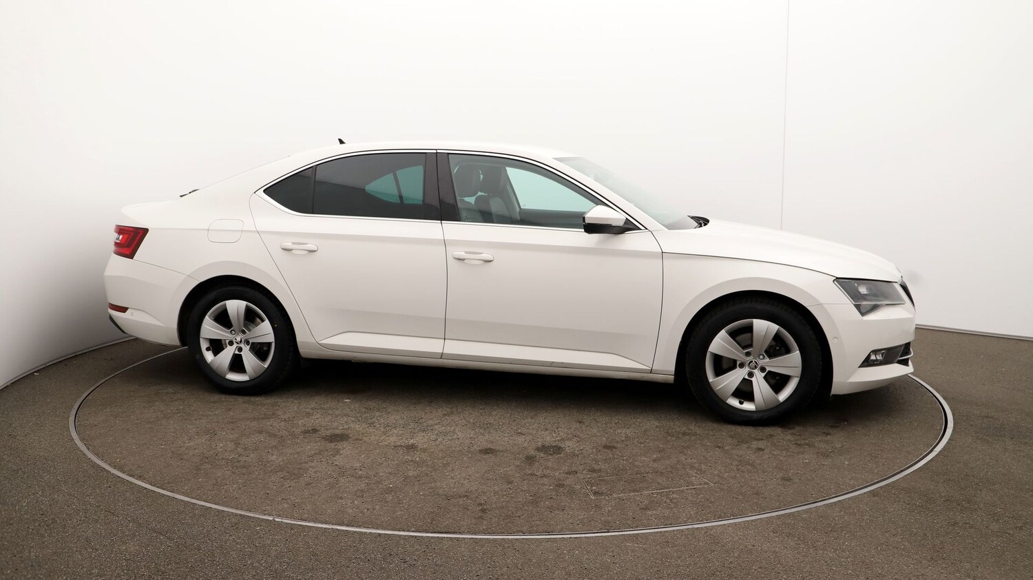 Used Skoda Superb 2017 for sale - 76810059: Photo 42