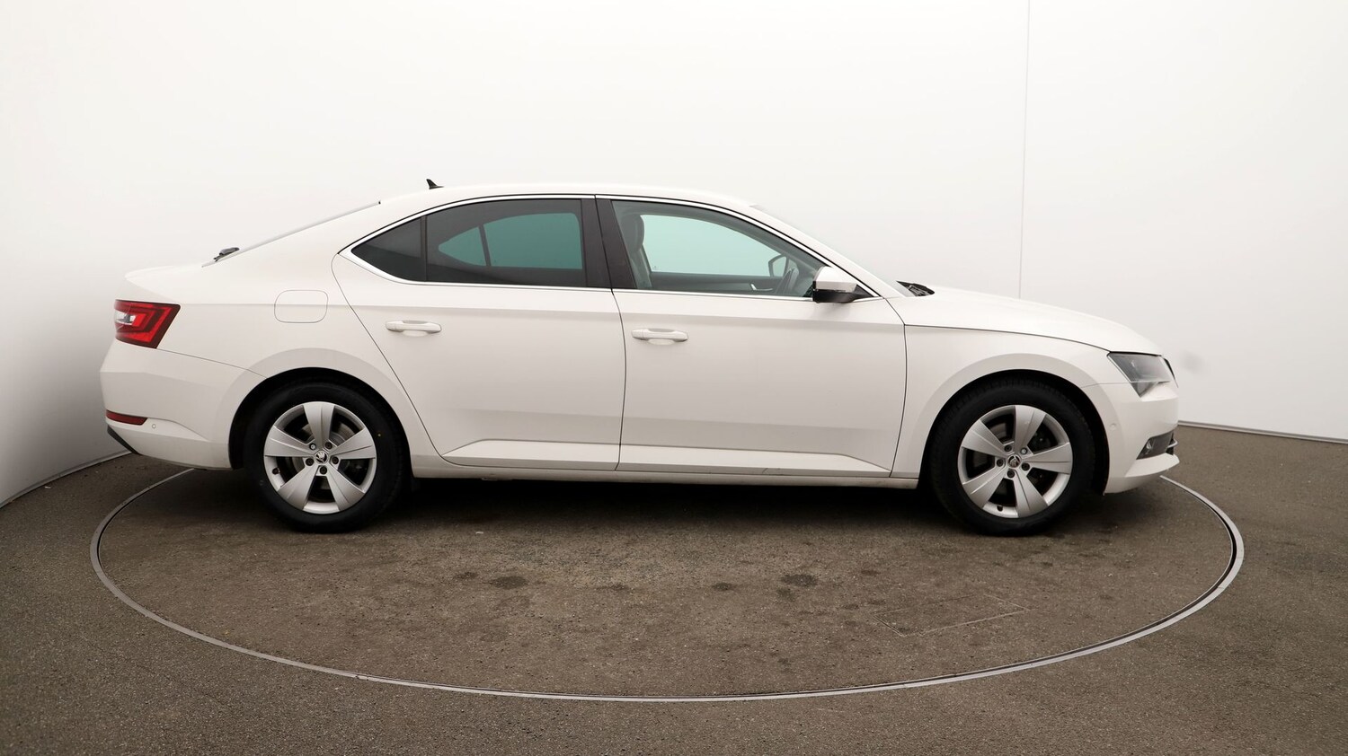 Used Skoda Superb 2017 for sale - 76810059: Photo 43