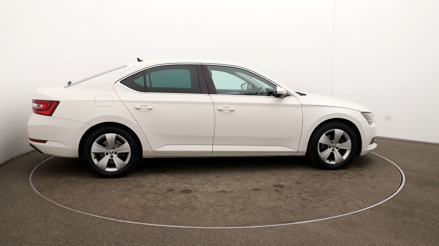Used Skoda Superb 2017 for sale - 76810059: Photo 44