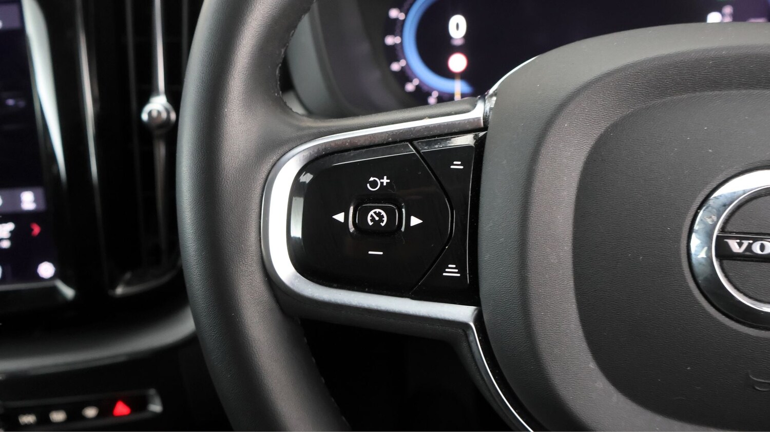 Used Volvo XC60 2022 for sale - 77747598: Photo 24