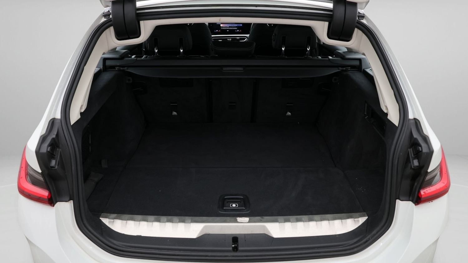 Used BMW 3 Series 2023 for sale - 77610276: Photo 17