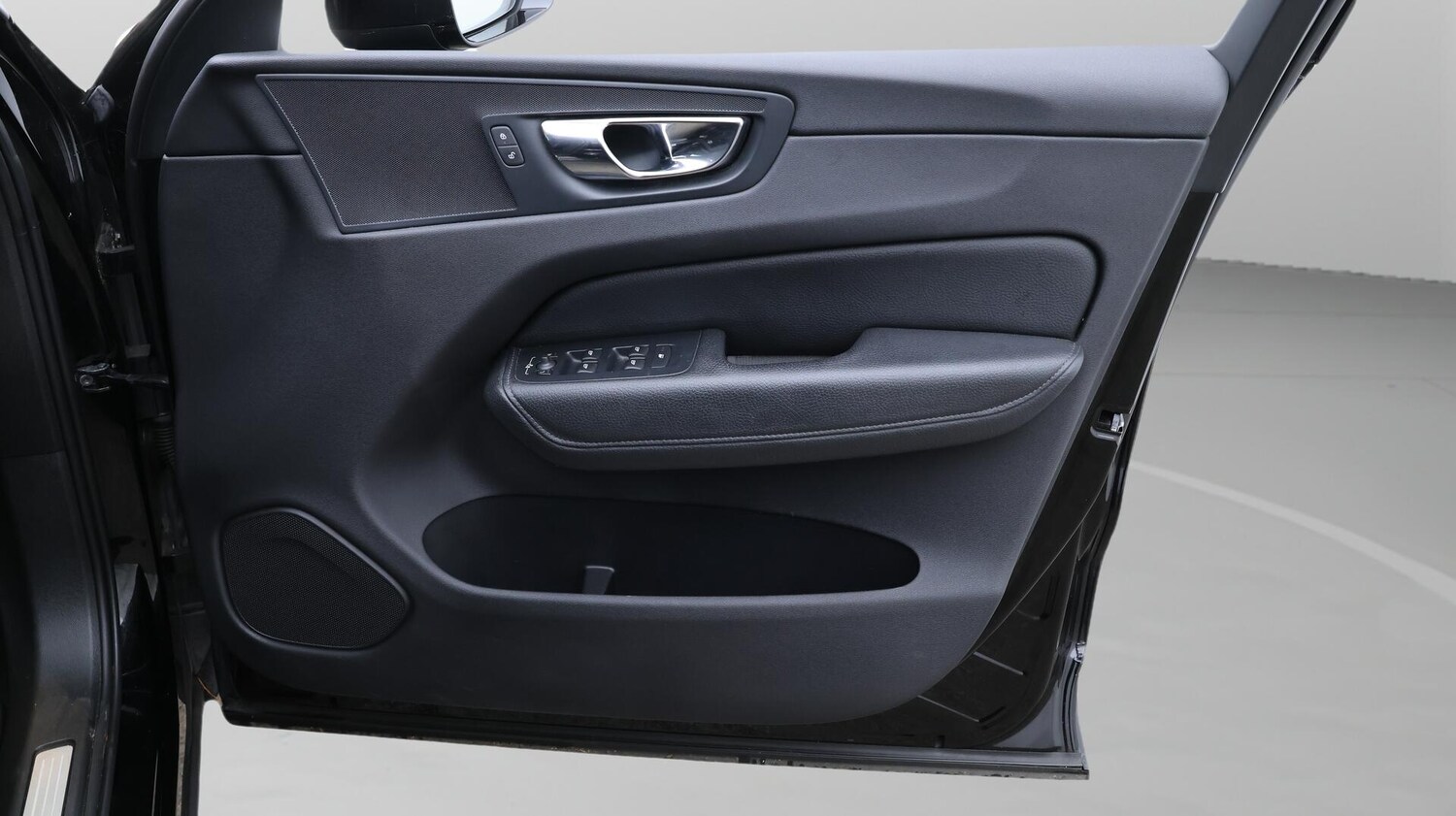 Used Volvo XC60 2018 for sale - 76743589: Photo 16