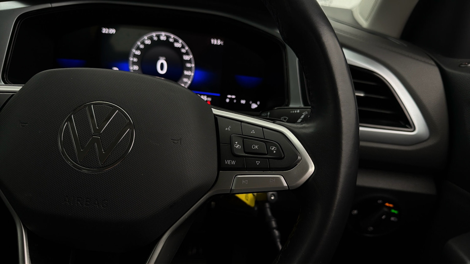 Used Volkswagen T-Roc 2023 for sale - 78011029: Photo 23