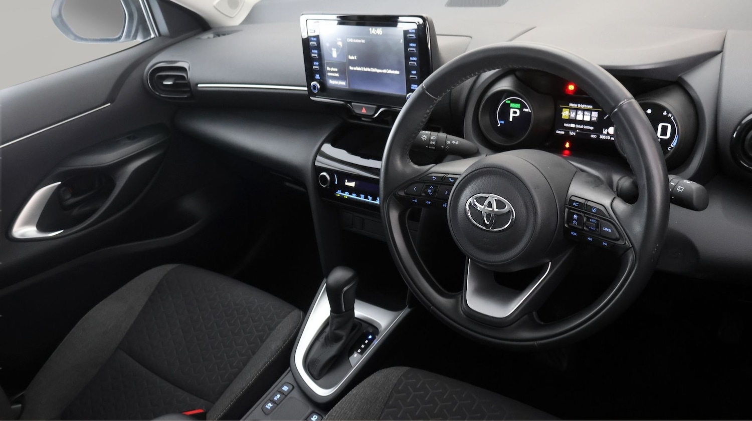 Used Toyota Yaris Cross 2023 for sale - 77760387: Photo 9