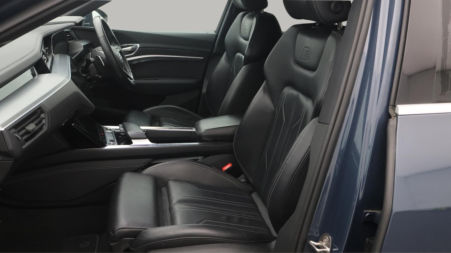 Used Audi e-tron 2022 for sale - 76645897: Photo 15