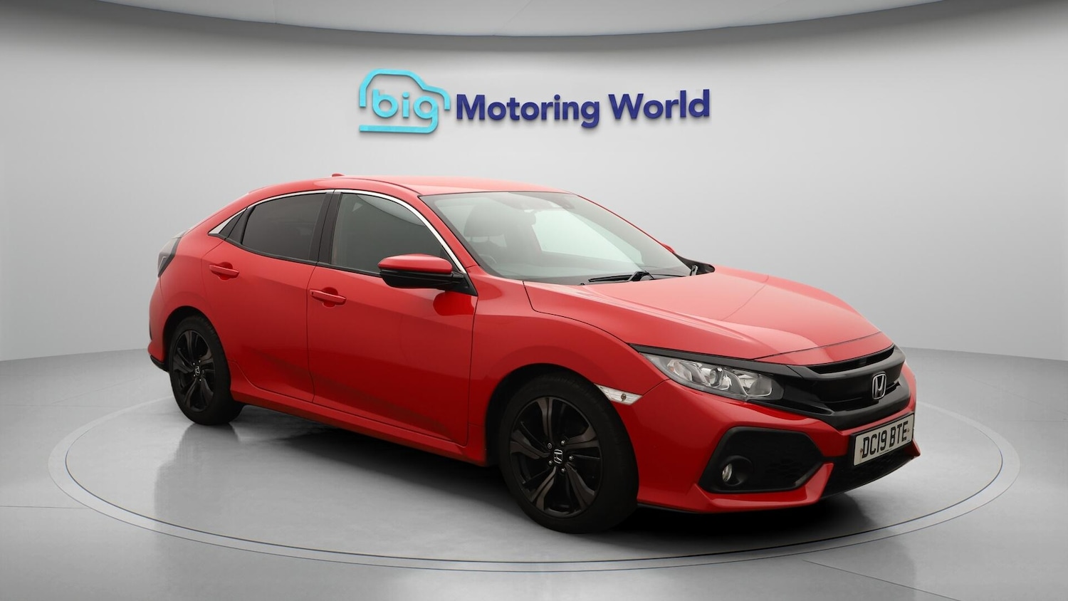 Used Honda Civic 2019 for sale - 76388739: Photo 2