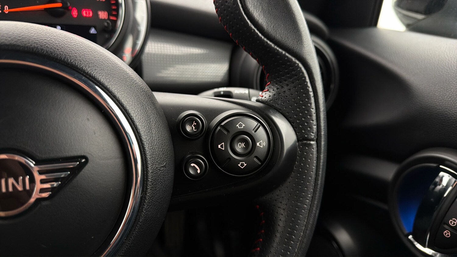 Used MINI Hatch 2019 for sale - 78011833: Photo 23