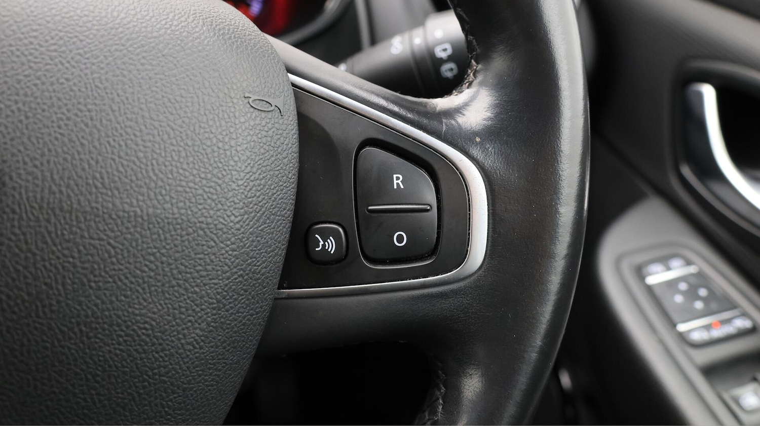 Used Renault Clio 2017 for sale - 76381337: Photo 23