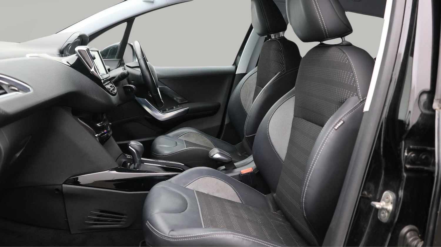 Used Peugeot 2008 2019 for sale - 76360688: Photo 15