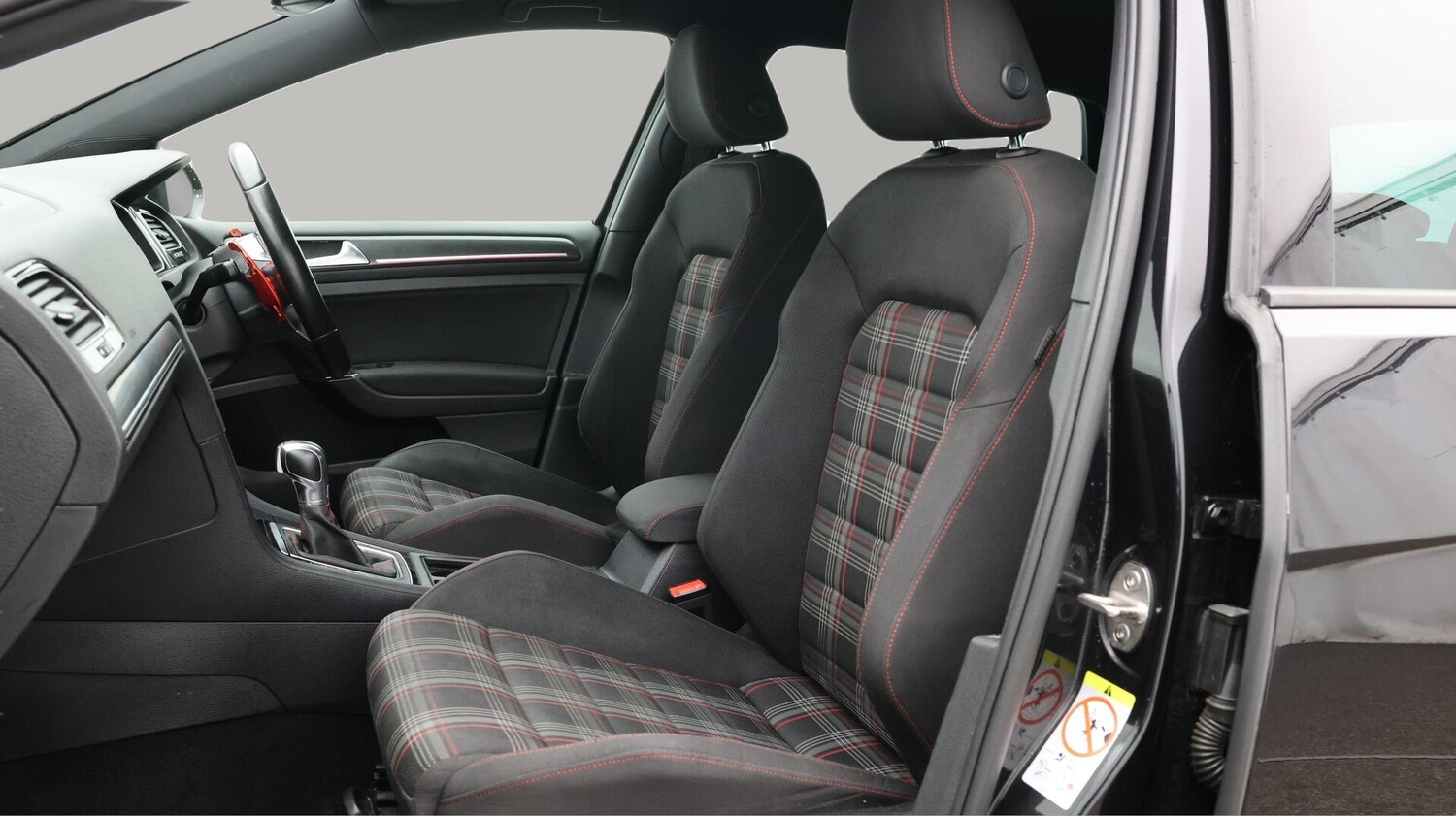 Used Volkswagen Golf 2018 for sale - 76572576: Photo 15