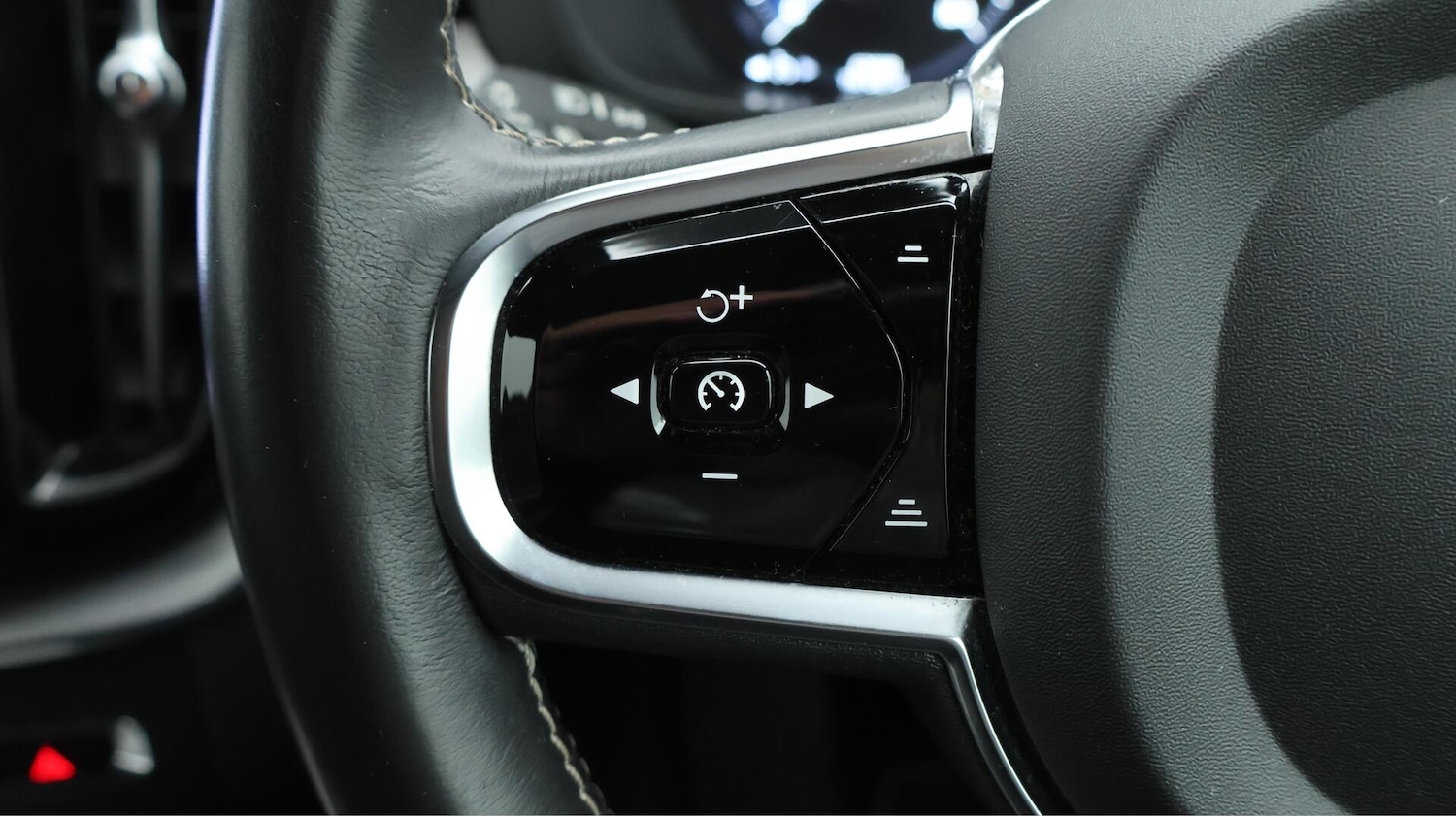 Used Volvo XC60 2021 for sale - 75990019: Photo 24