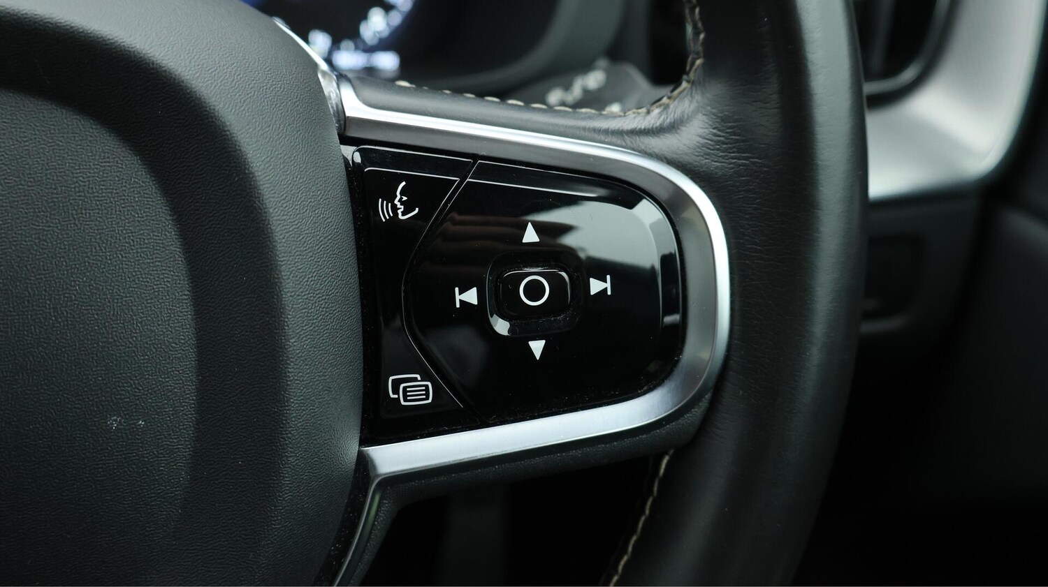 Used Volvo XC60 2021 for sale - 75990019: Photo 25