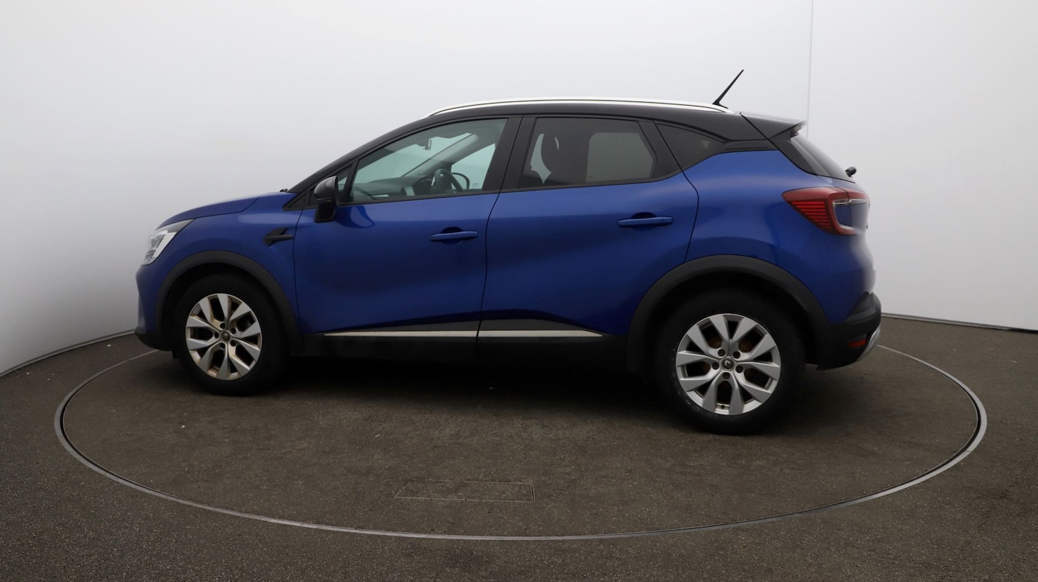 Used Renault Captur for sale - 76810433: Photo 49