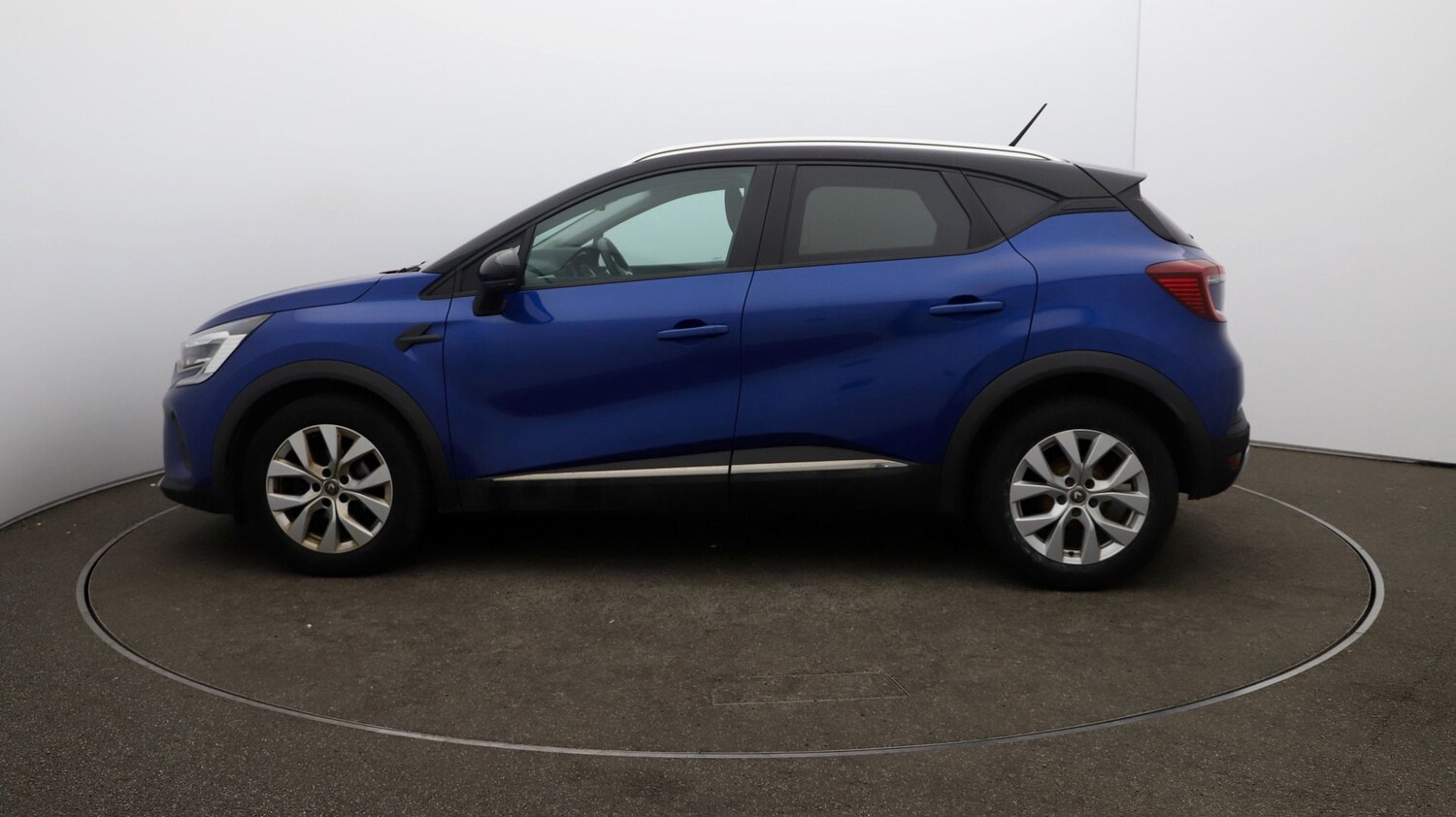 Used Renault Captur for sale - 76810433: Photo 55