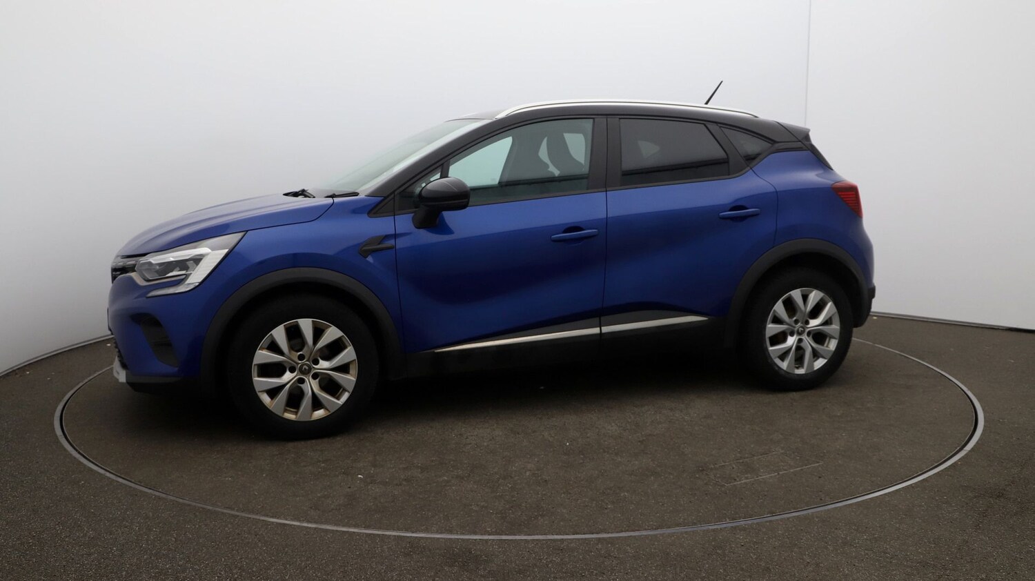 Used Renault Captur for sale - 76810433: Photo 57