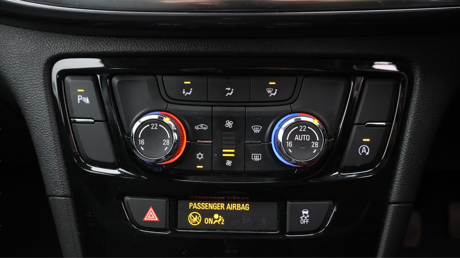 Used Vauxhall Mokka X 2018 for sale - 77812914: Photo 12