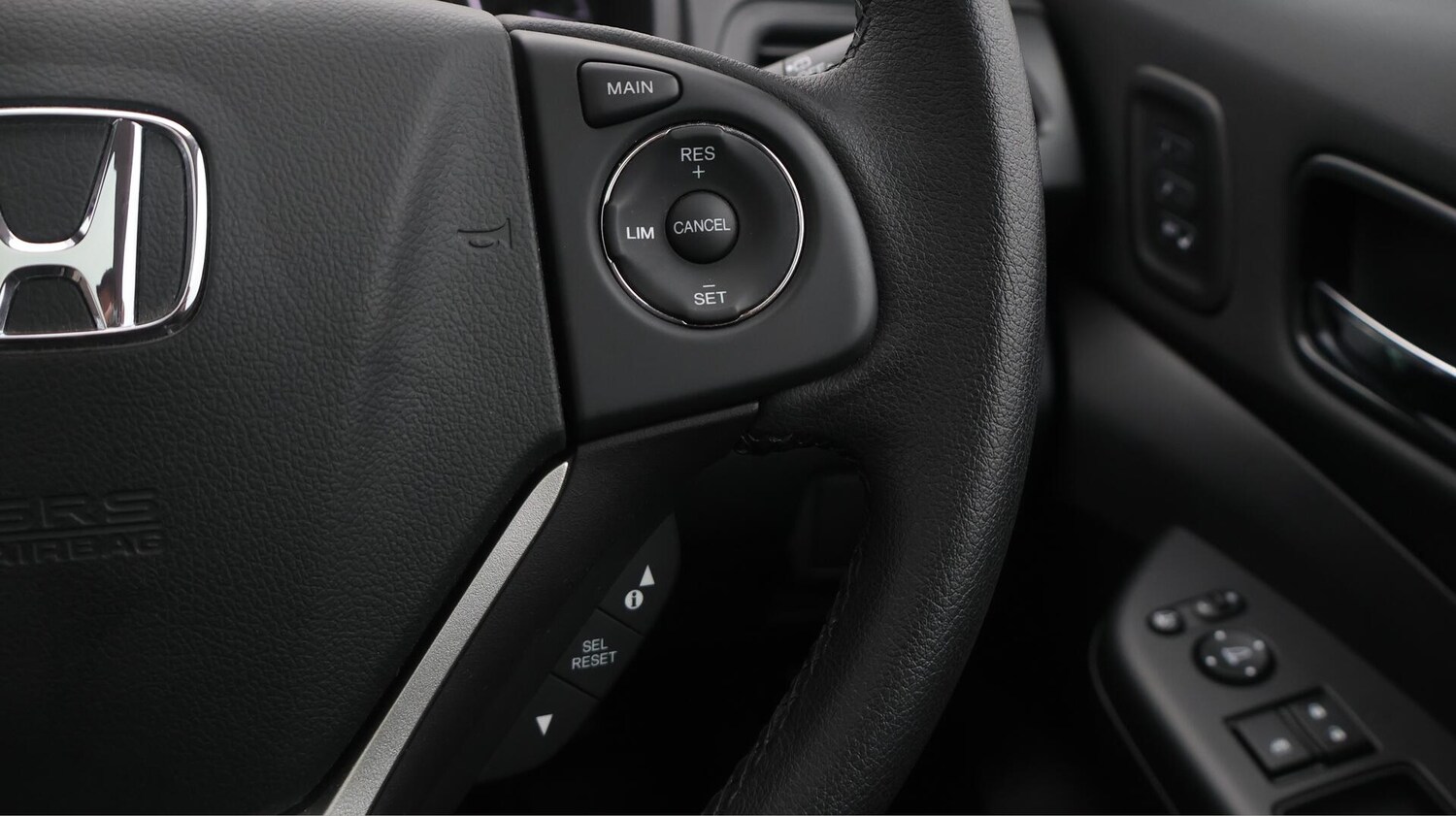 Used Honda CR-V 2017 for sale - 76399177: Photo 26