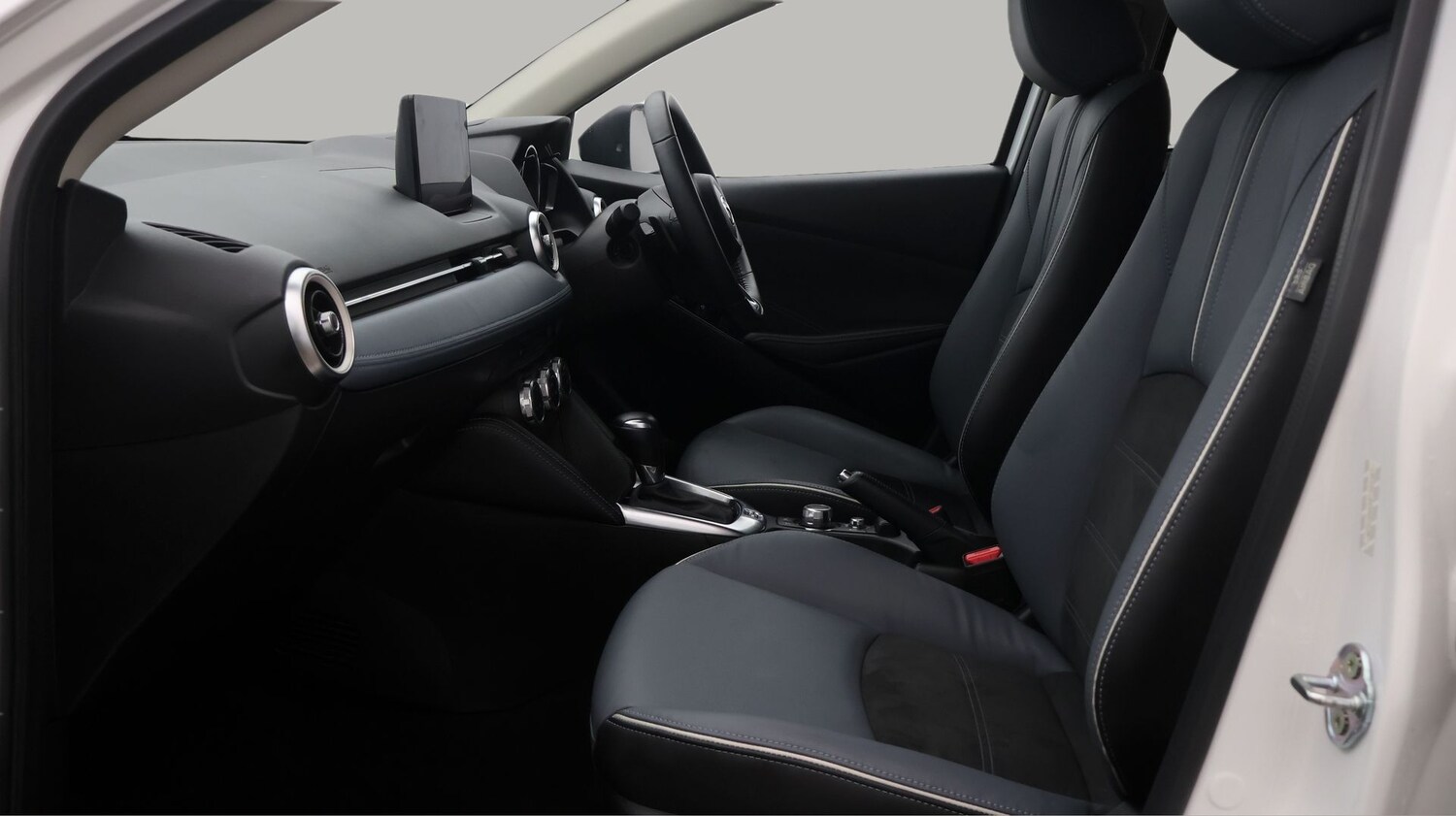 Used Mazda Mazda2 2023 for sale - 77310410: Photo 14