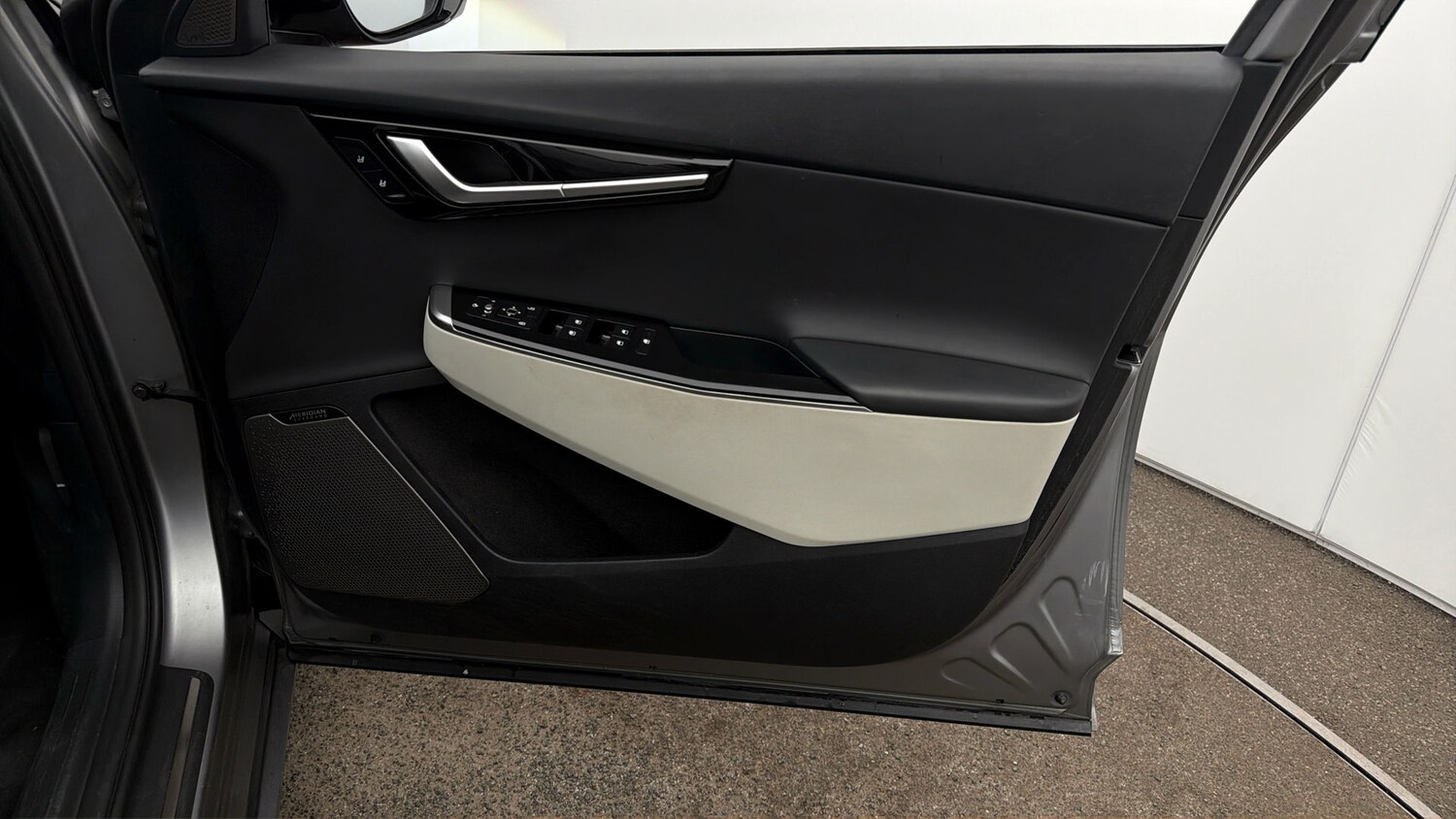 Used Kia EV6 2023 for sale - 78053709: Photo 14