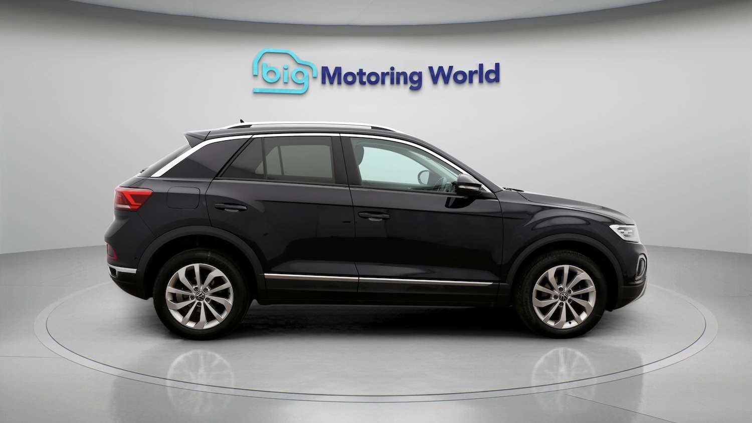 Used Volkswagen T-Roc 2023 for sale - 77381409: Photo 8