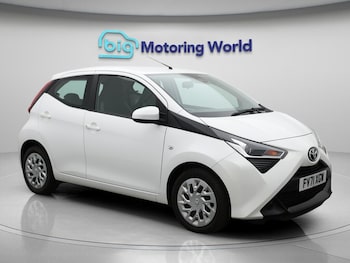 2021 (71) - 1.0 VVT-i x-play Hatchback 5dr Petrol Manual Euro 6 (s/s) (71 ps)