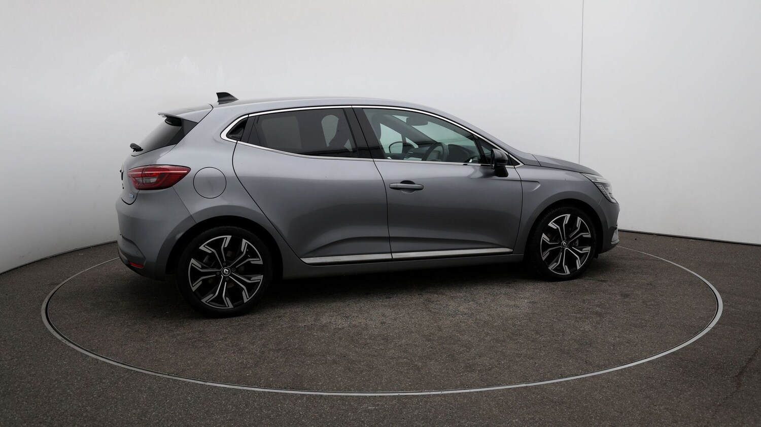 Used Renault Clio for sale - 76810382: Photo 42