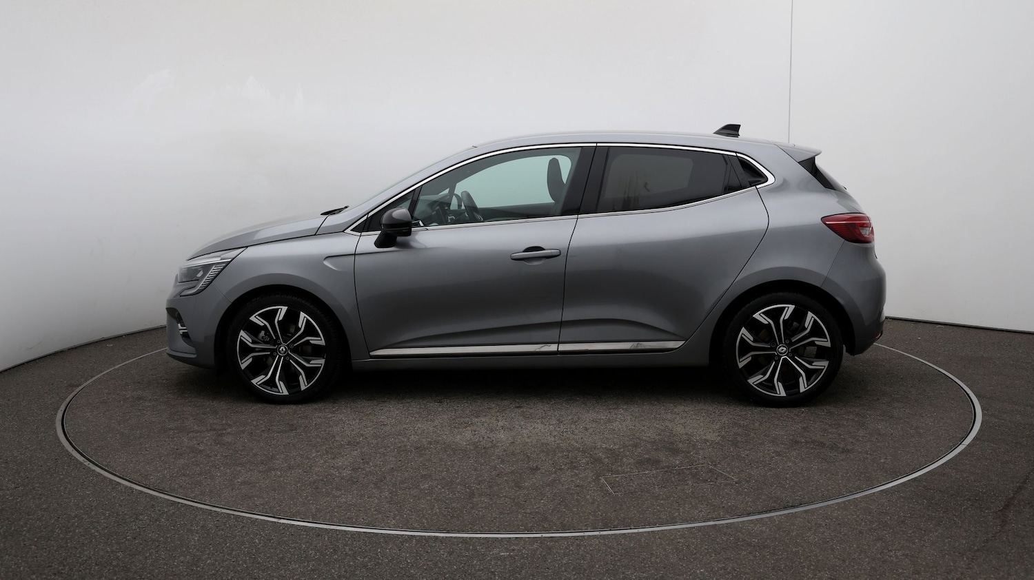 Used Renault Clio for sale - 76810382: Photo 55