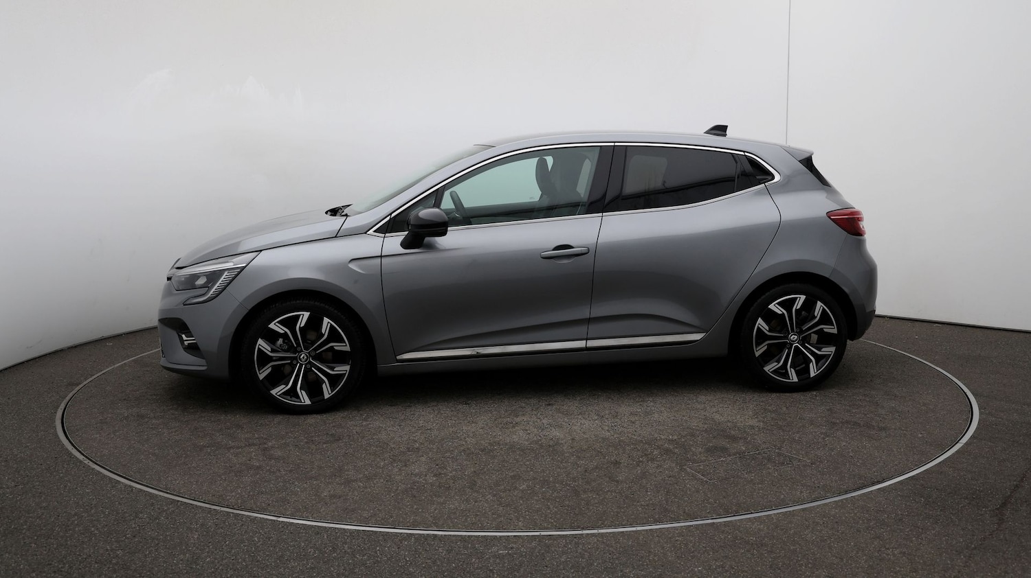 Used Renault Clio for sale - 76810382: Photo 56