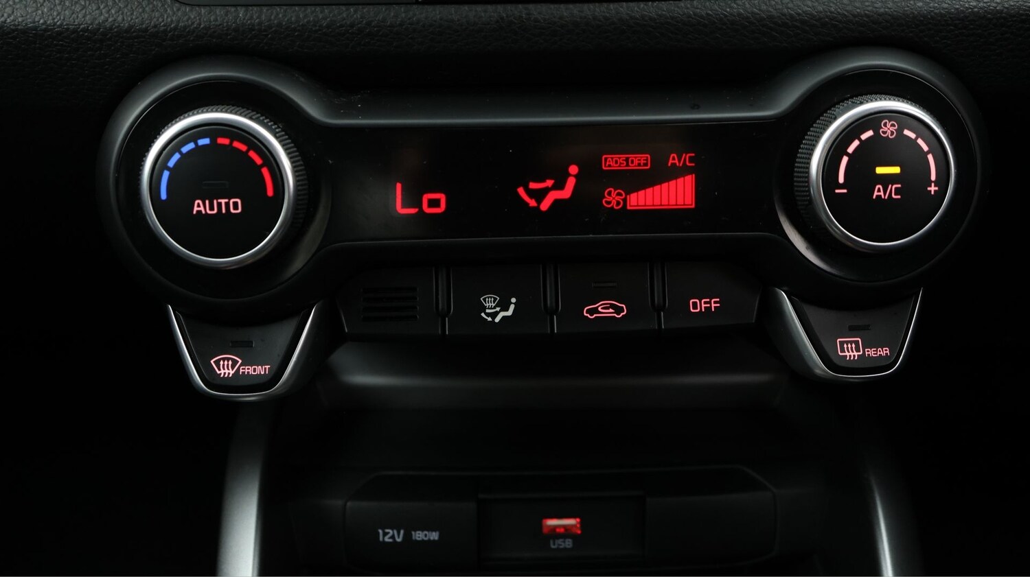 Used Kia Stonic 2024 for sale - 77888302: Photo 12