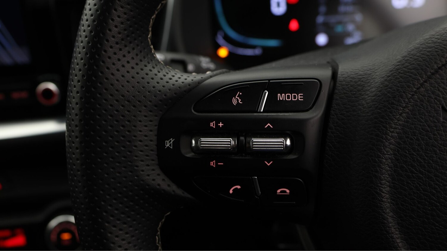 Used Kia Stonic 2024 for sale - 77888302: Photo 23