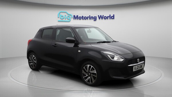 Used Suzuki Swift 2021 for sale - 76151347: Photo 2