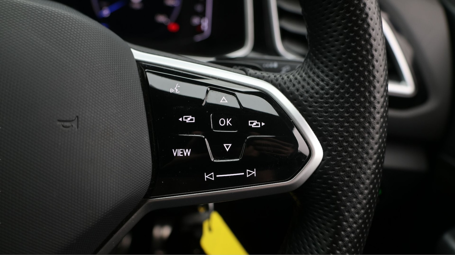 Used Volkswagen T-Roc 2023 for sale - 77381124: Photo 26