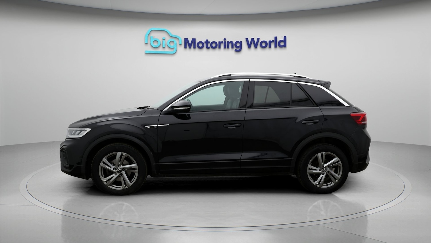 Used Volkswagen T-Roc 2023 for sale - 77381124: Photo 4