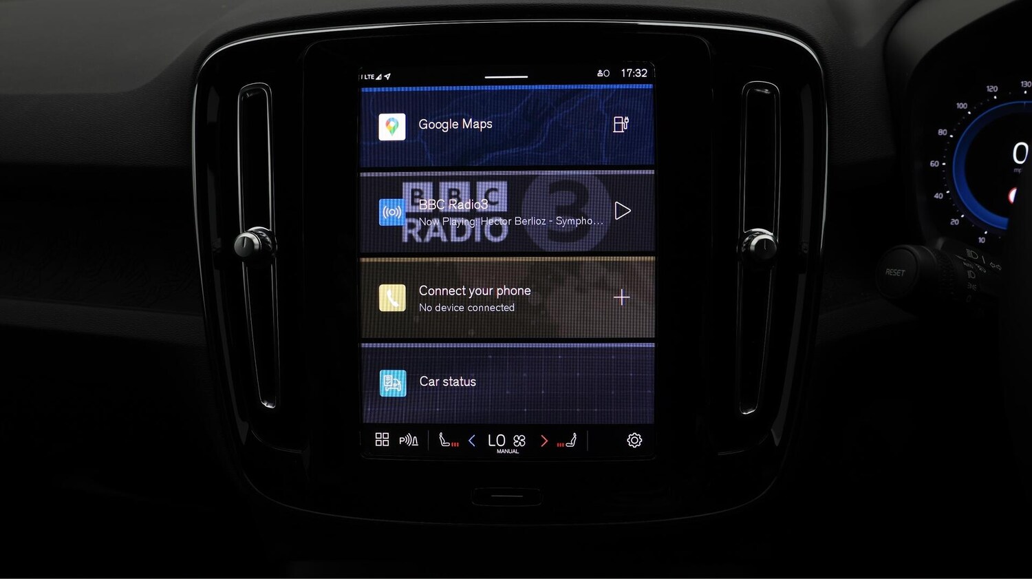 Used Volvo XC40 2023 for sale - 76457963: Photo 12