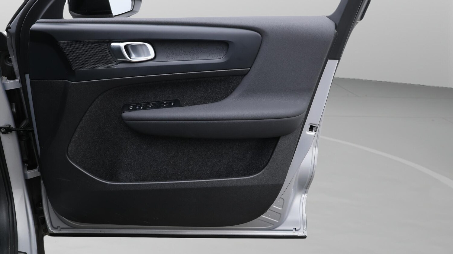 Used Volvo XC40 2023 for sale - 76457963: Photo 16