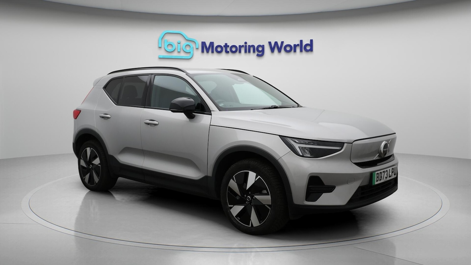 Used Volvo XC40 2023 for sale - 76457963: Photo 2