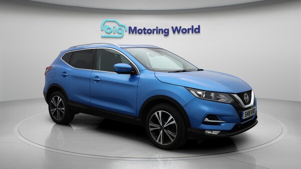 Used Nissan Qashqai 2018 for sale - 76307708: Photo 2