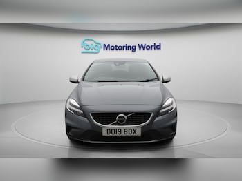 Used Volvo V40 2019 for sale - 75448540: Photo