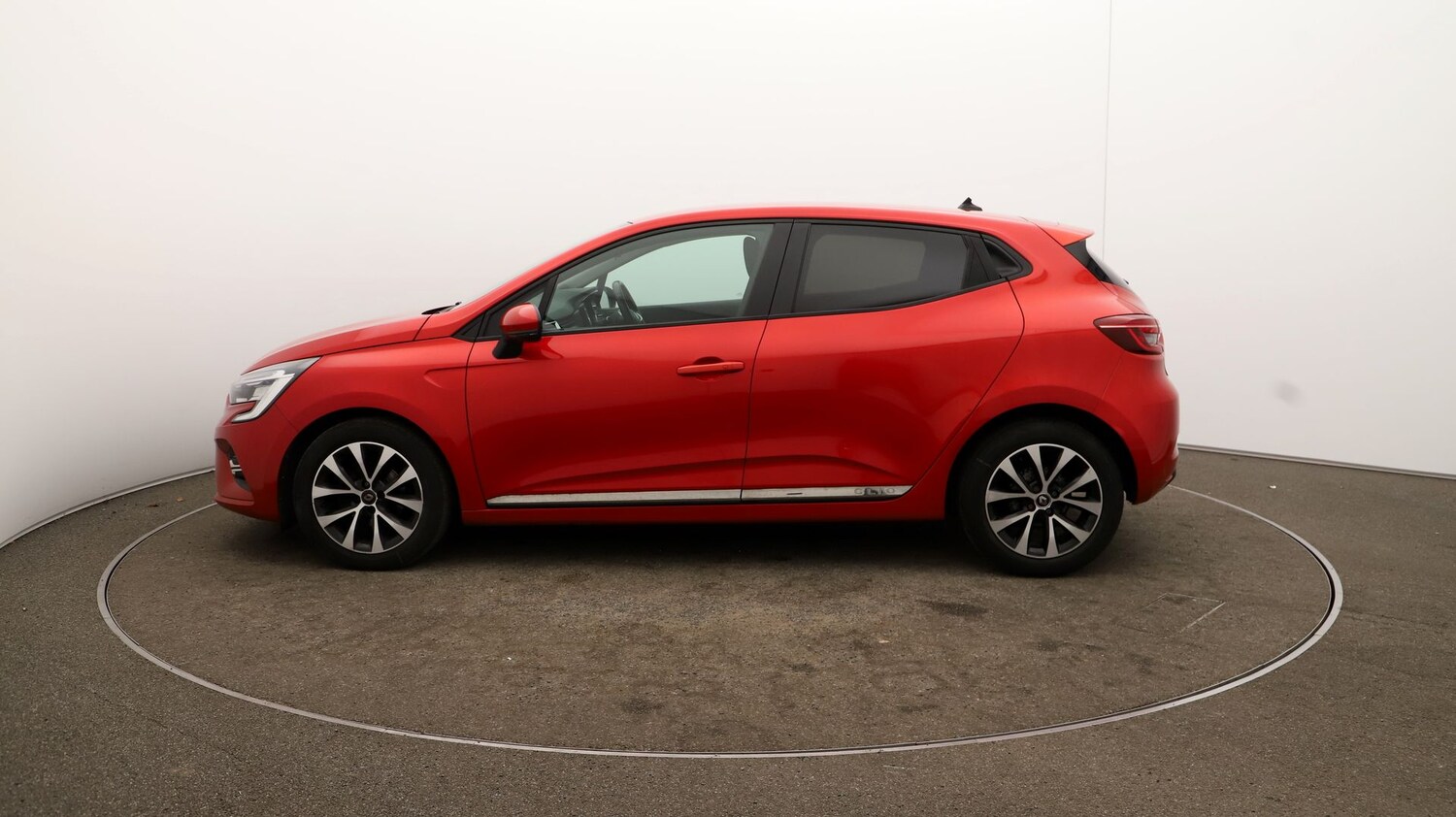 Used Renault Clio for sale - 76809656: Photo 56