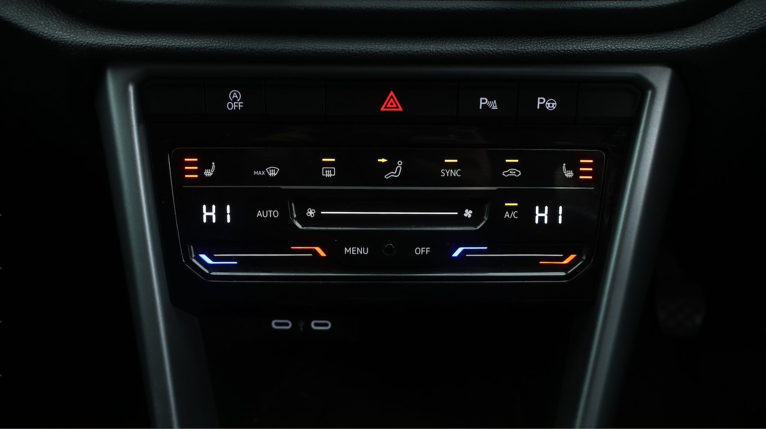 Used Volkswagen T-Roc for sale - 77482610: Photo 12