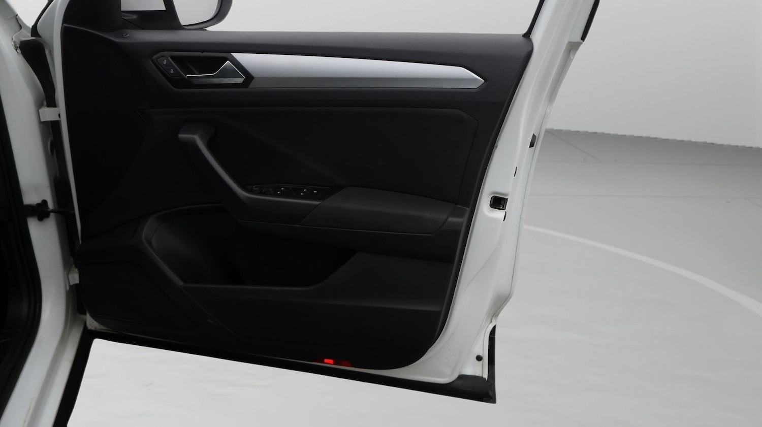 Used Volkswagen T-Roc for sale - 77482610: Photo 15