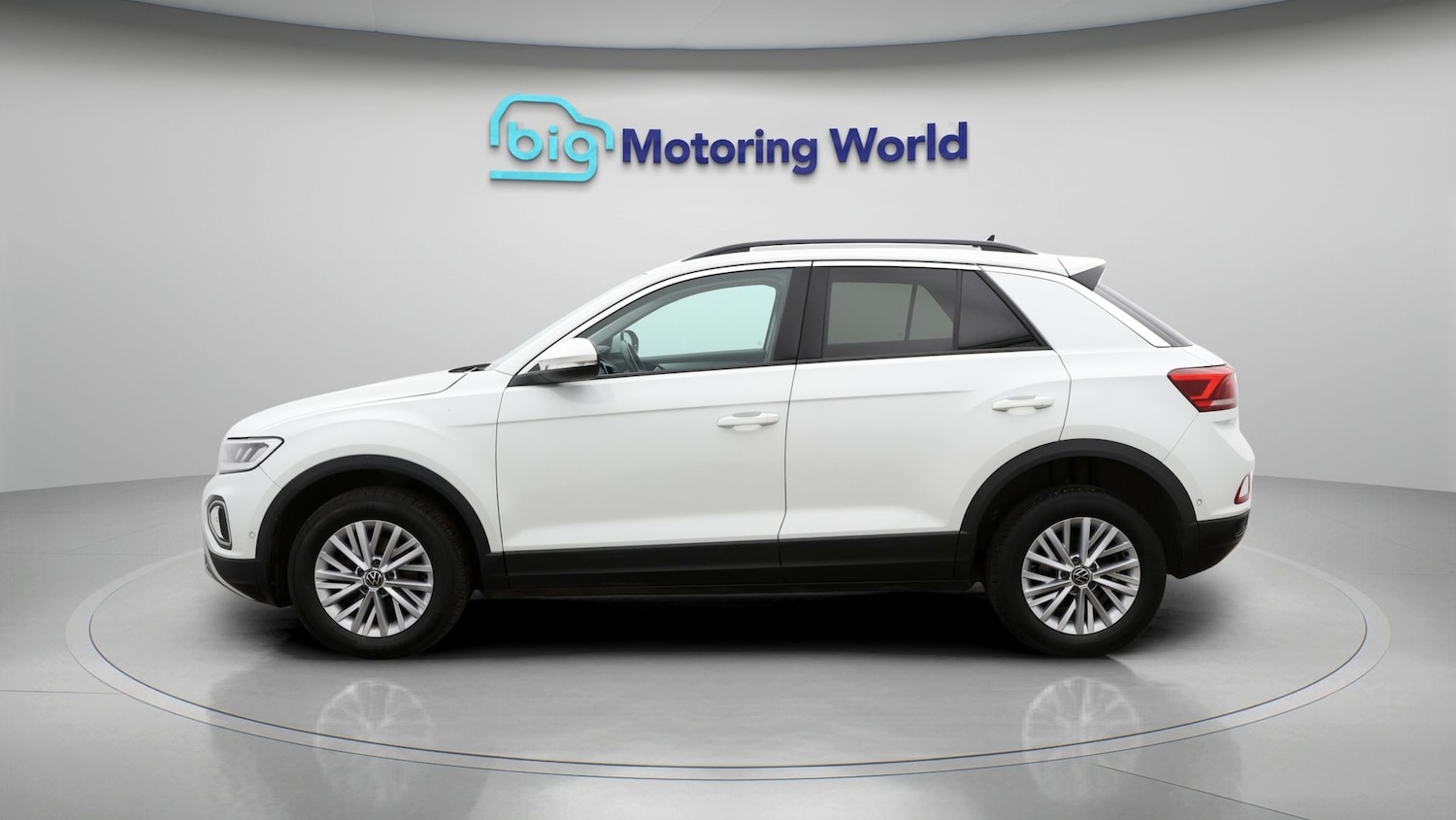 Used Volkswagen T-Roc for sale - 77482610: Photo 4