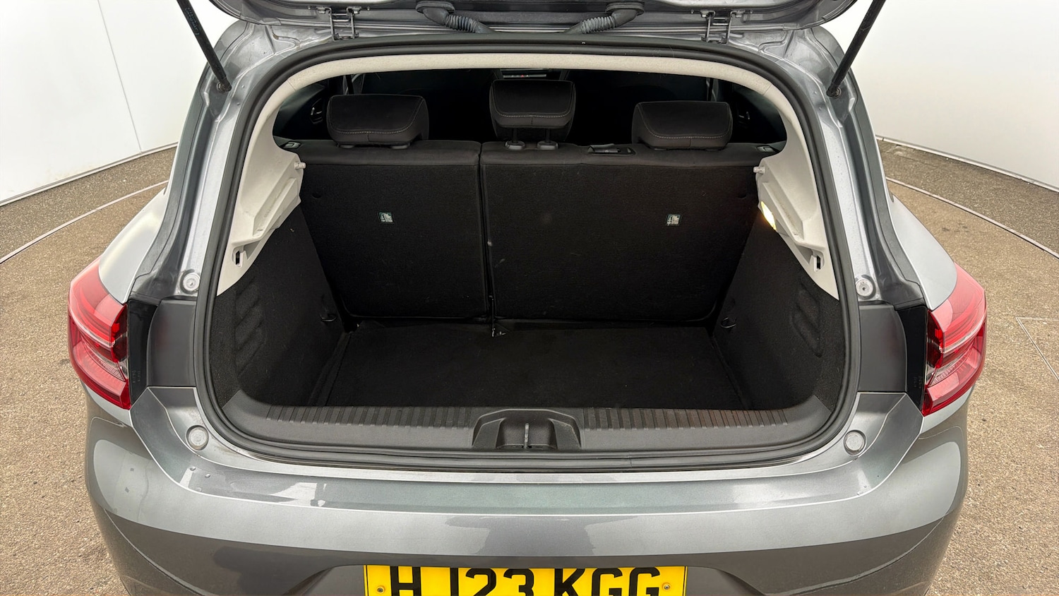 Used Renault Clio 2023 for sale - 77973845: Photo 16