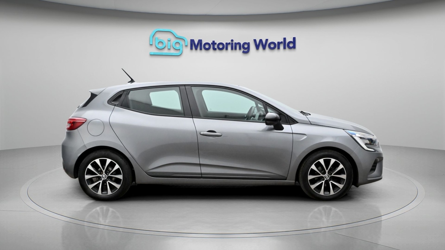 Used Renault Clio 2023 for sale - 77973845: Photo 8