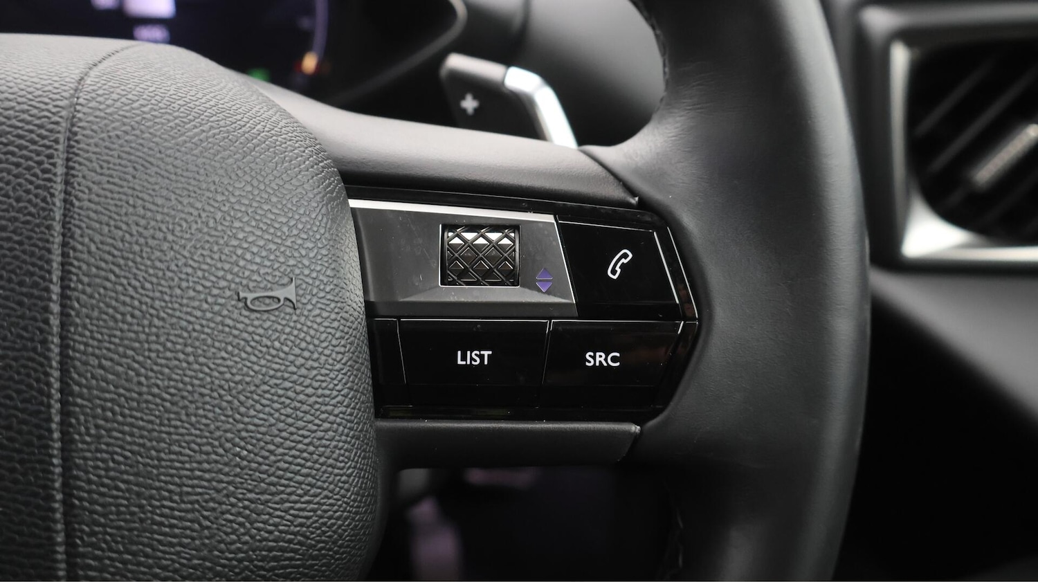 Used DS Automobiles DS 3 Crossback 2022 for sale - 76607823: Photo 24