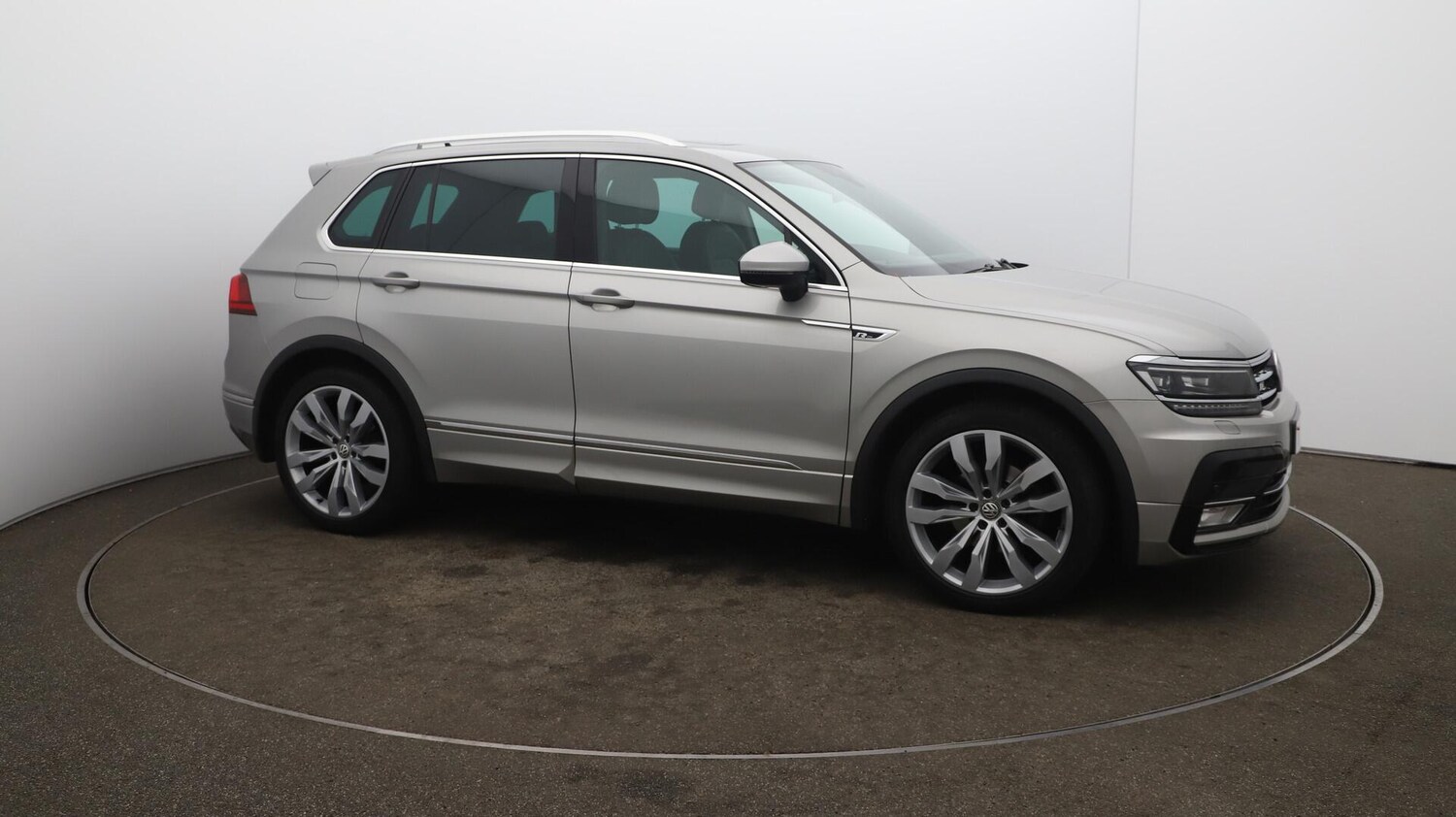 Used Volkswagen Tiguan 2017 for sale - 76012704: Photo 49